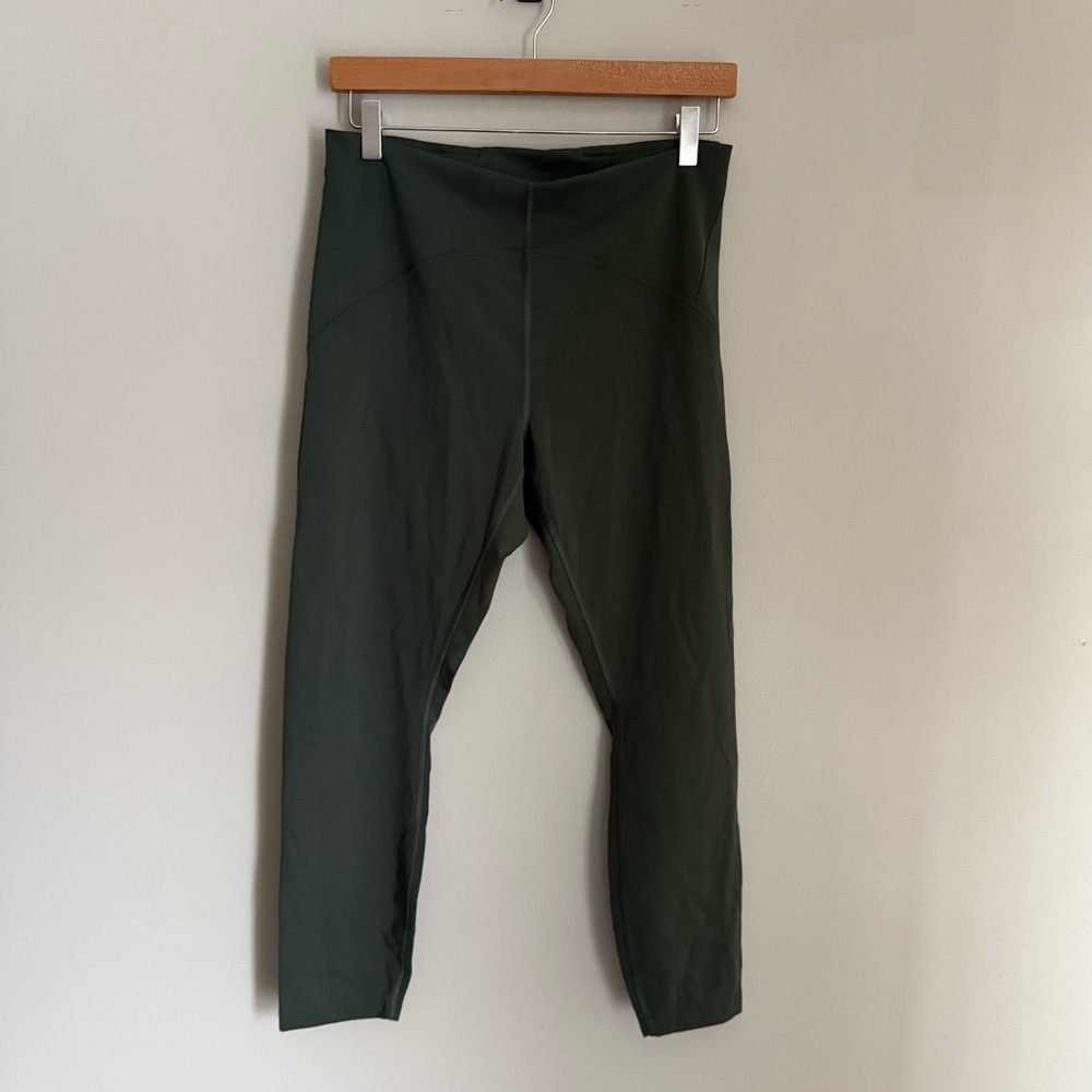 Lululemon instill high rise legging size 12 - Picture 2 of 8